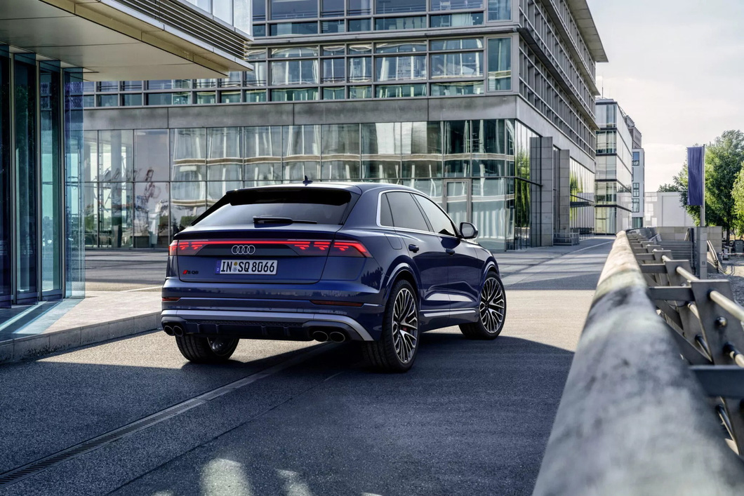 Audi Q8 facelift with free daytime running lights allows users to create their own design - Photo 7.