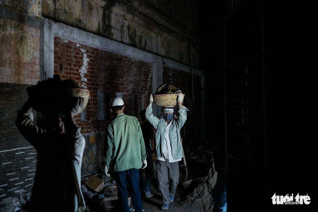 Người vô gia cư co ro giữa đêm đông Hà Nội - Ảnh 16.