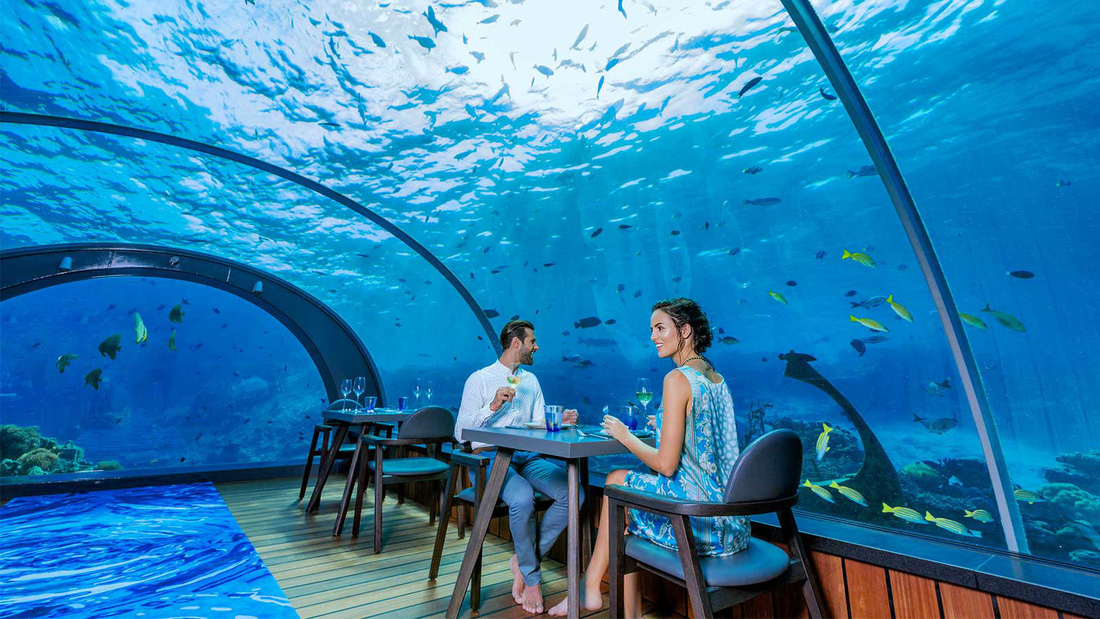 Ăn ngon tại nhà hàng dưới nước lớn nhất thế giới - Ảnh 1.