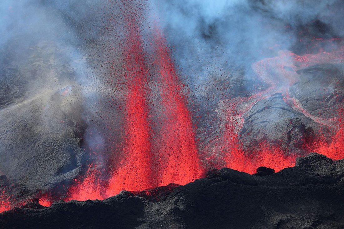 Những hình ảnh núi lửa phun trào ám ảnh trong năm 2017 - Ảnh 9.