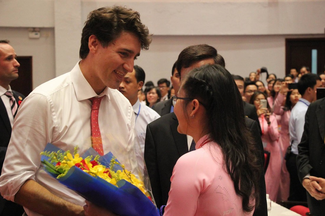 Thủ tướng Canada: Tôi từng mơ làm giáo viên - Ảnh 8. Thủ tướng Canada: Tôi từng mơ làm giáo viên - Ảnh 8.