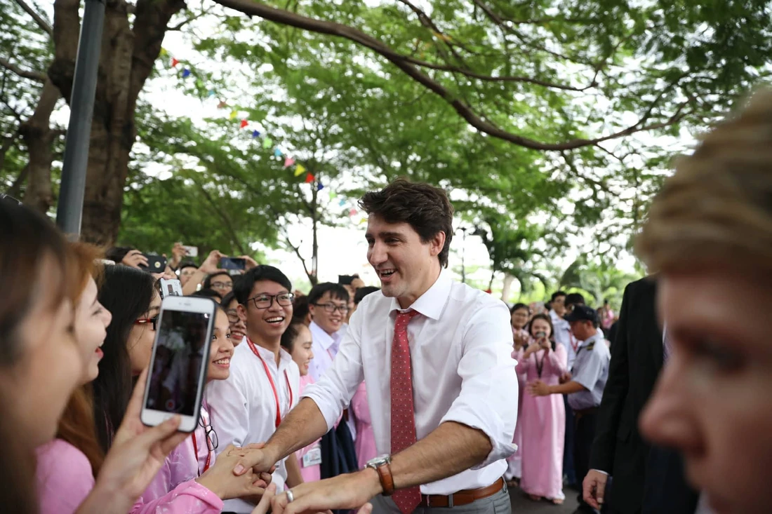 Thủ tướng Canada: Tôi từng mơ làm giáo viên - Ảnh 4. Thủ tướng Canada: Tôi từng mơ làm giáo viên - Ảnh 4.