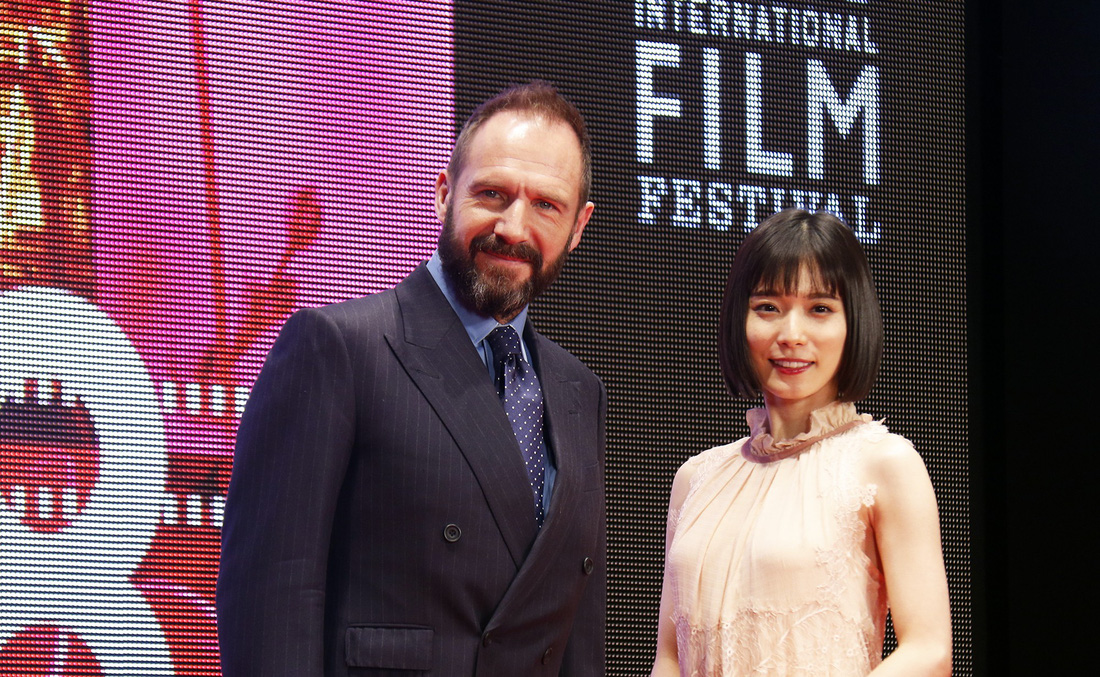 Hồng Ánh, Liên Bỉnh Phát lên thảm đỏ Liên hoan phim Tokyo - Ảnh 6.