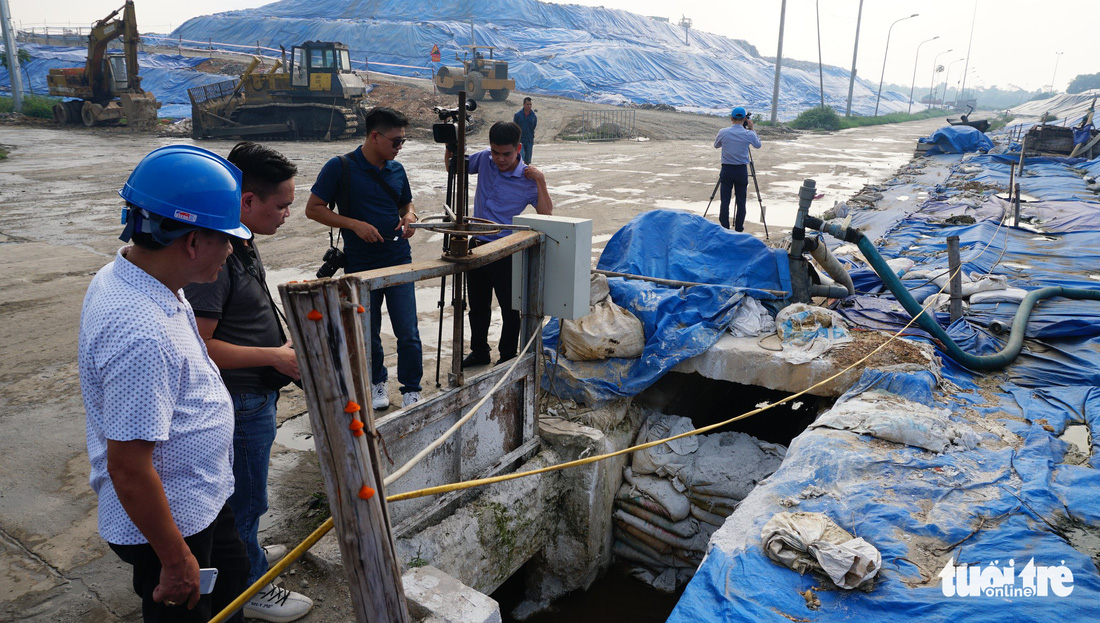 Phó giám đốc URENCO Hà Nội: Nước thải bãi rác đổ ra hồ là do kíp trực chủ quan - Ảnh 3.