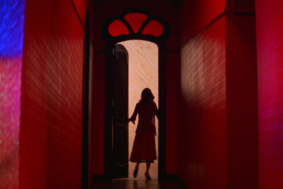 Suspiria - Kỳ quan đẫm máu cho mùa Halloween - Ảnh 1.