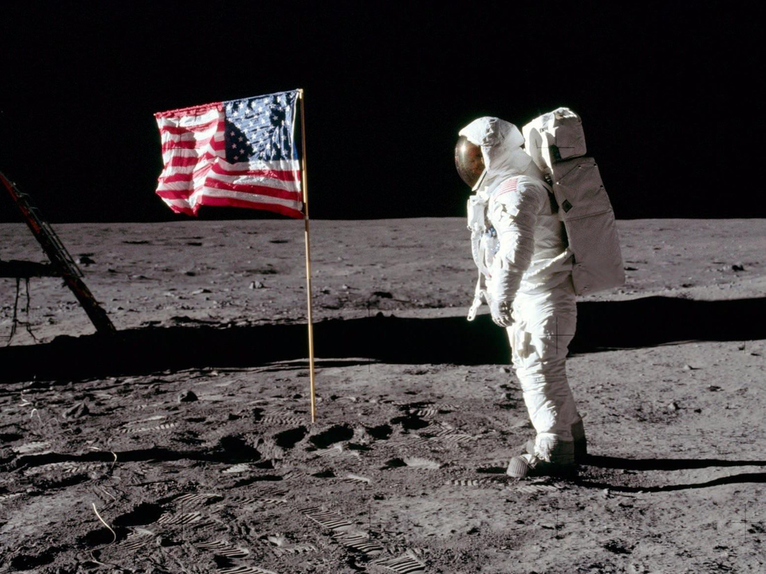 Neil Armstrong vứt phân bên trên mặt mày trăng và những chuyện chưa tính - Hình ảnh 7.