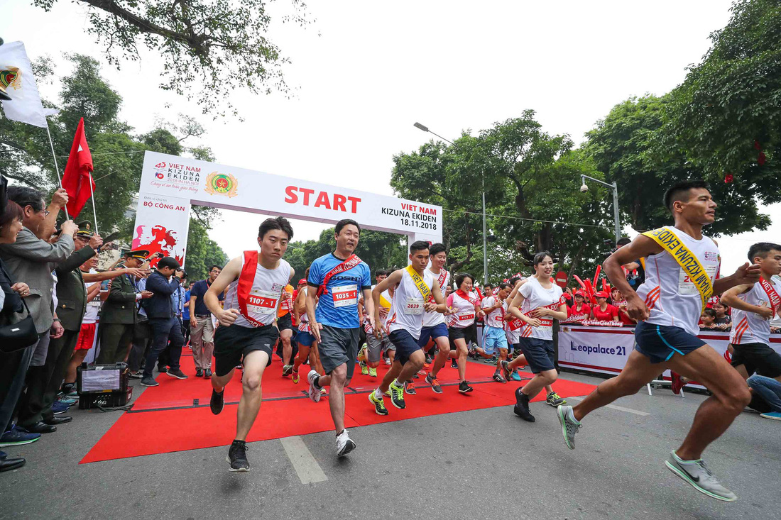 Nhóm nhạc nữ số 1 Nhật Bản dự giải chạy Kizuna Ekiden - Ảnh 4.