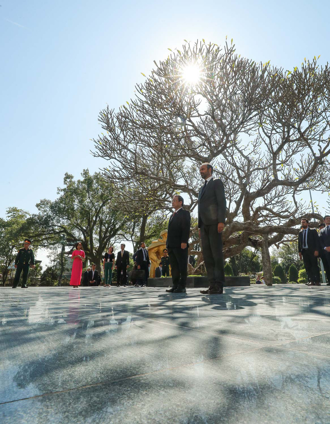 Thủ tướng Pháp thăm di tích Điện Biên Phủ - Ảnh 5.