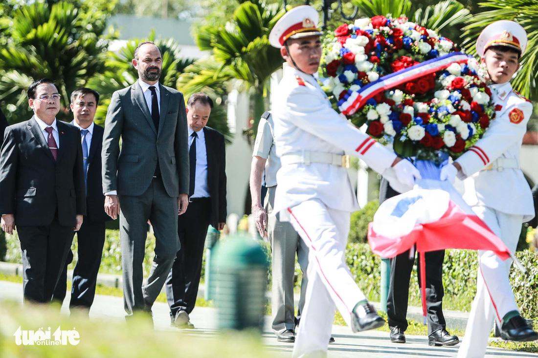 Thủ tướng Pháp thăm di tích Điện Biên Phủ - Ảnh 4.