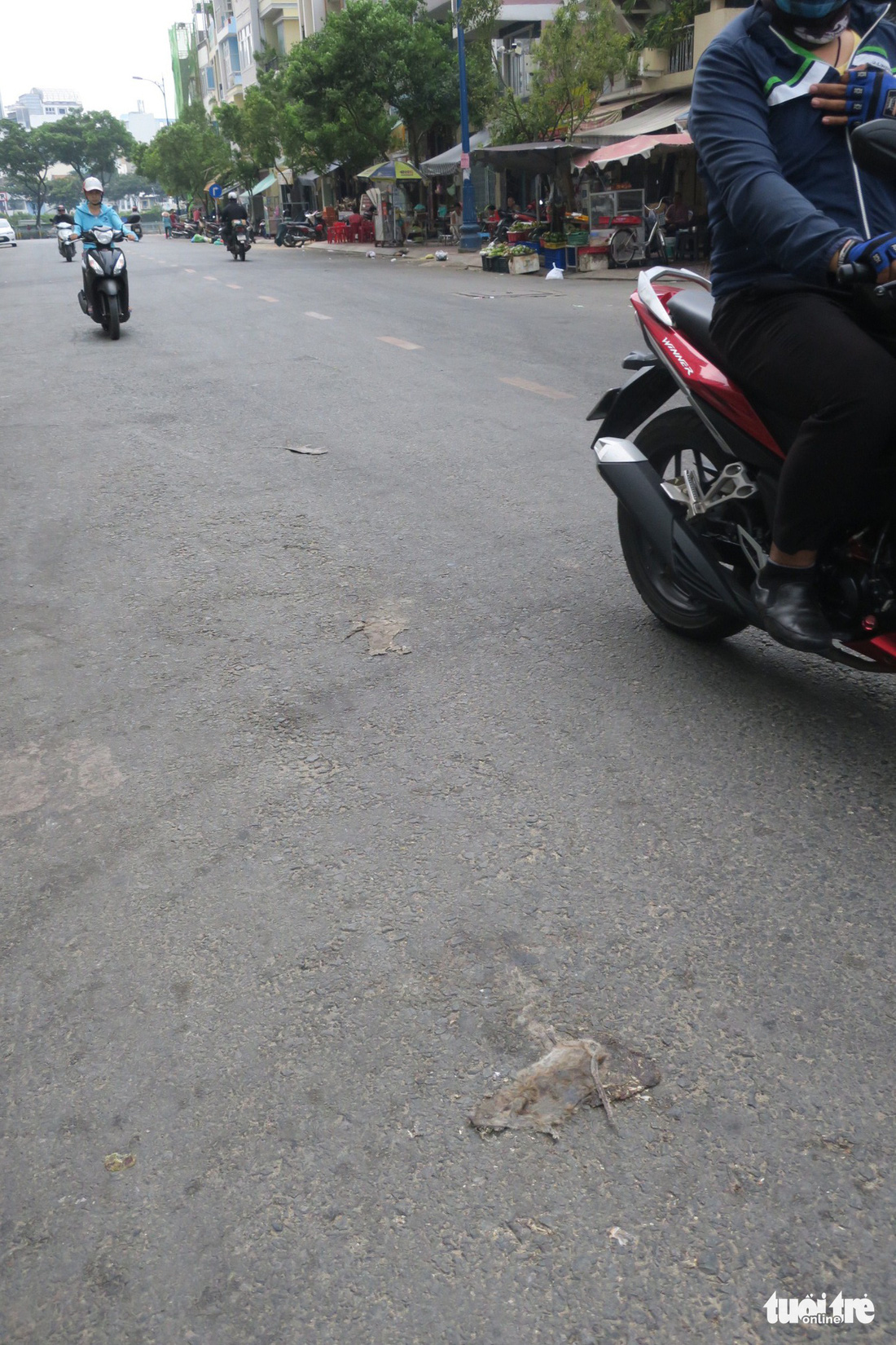 Rác, rác và rác tràn lan đường phố Sài Gòn - Ảnh 5.