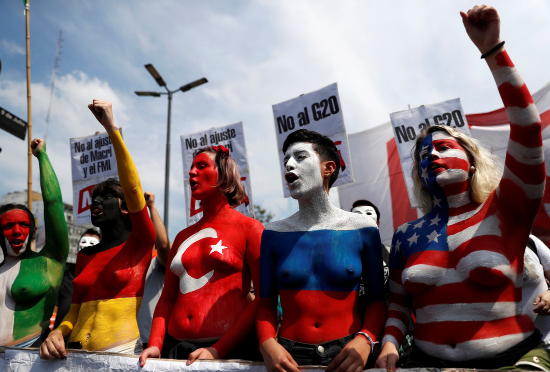 Muôn mặt biểu tình chống G20 ở Argentina - Ảnh 1.