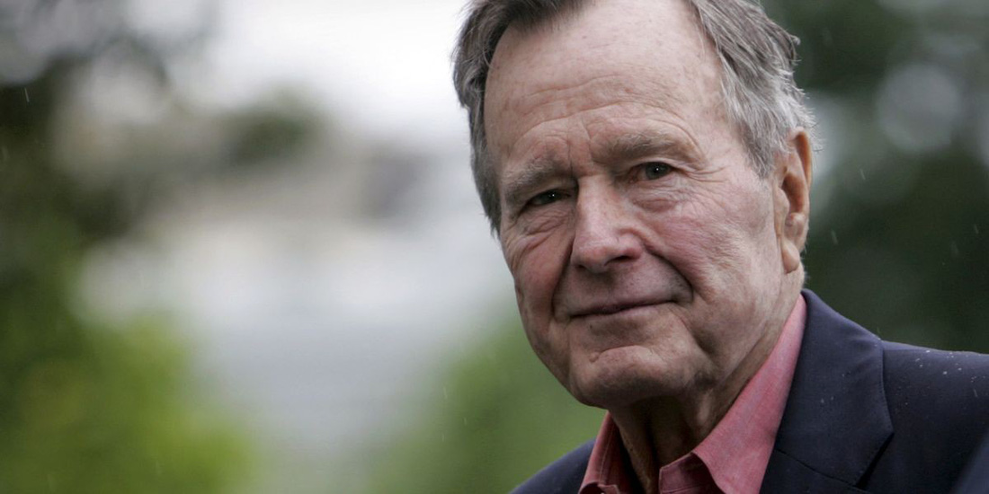 Cựu tổng thống Bush cha ‘khai trương’ quan hệ bình thường Việt - Mỹ - Ảnh 1.