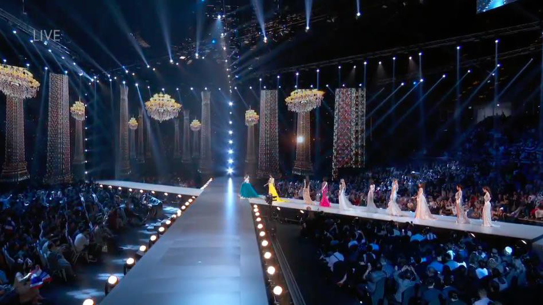 Miss Universe 2018: H’Hen Niê trình diễn bikini, hất váy thần thái - Ảnh 11.
