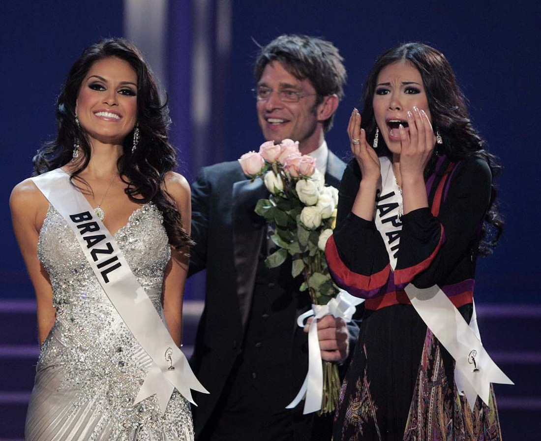 Thí sinh Miss Universe khóc, la thét, há hốc mồm khi là Hoa hậu - Ảnh 12.