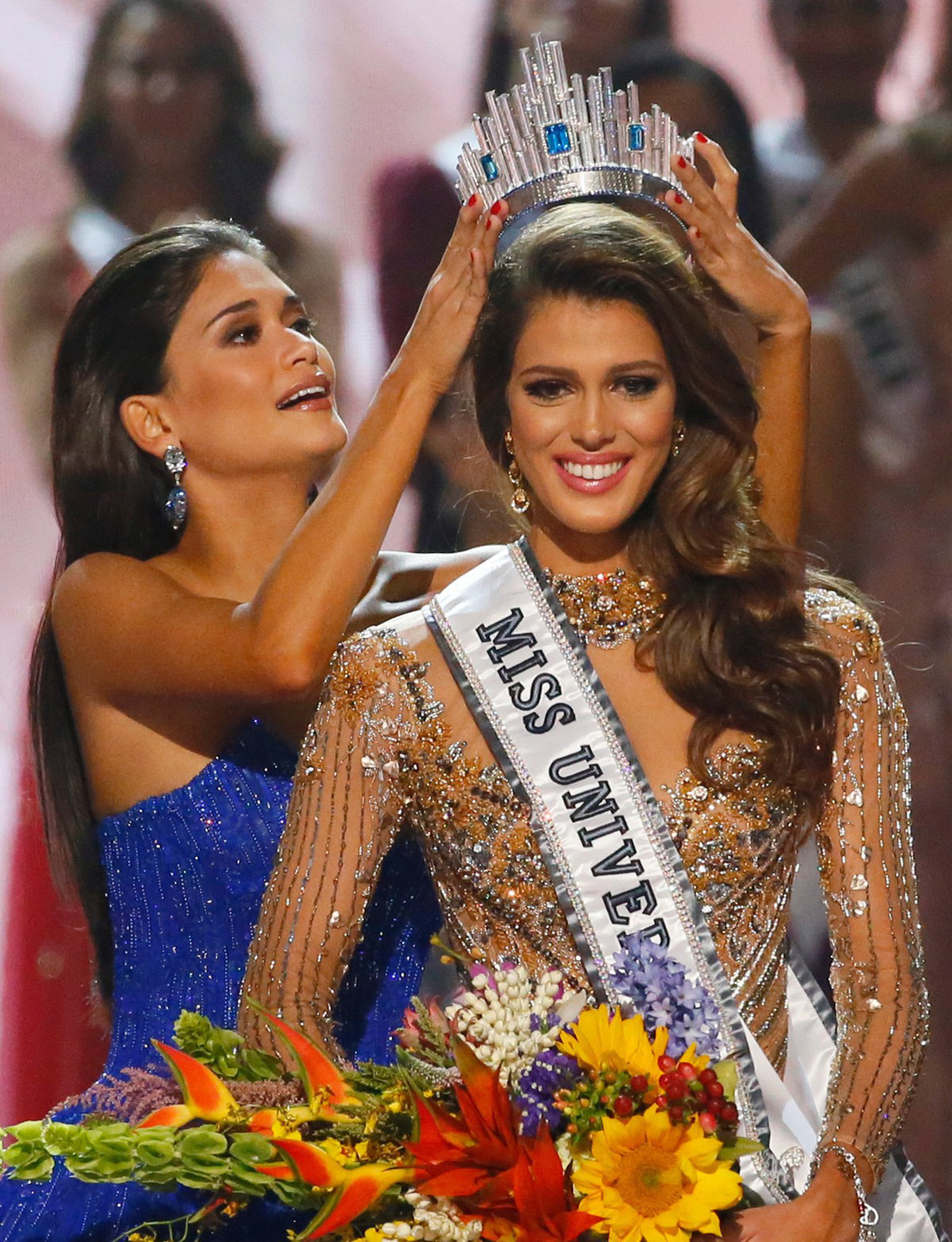 Thí sinh Miss Universe khóc, la thét, há hốc mồm khi là Hoa hậu - Ảnh 3.