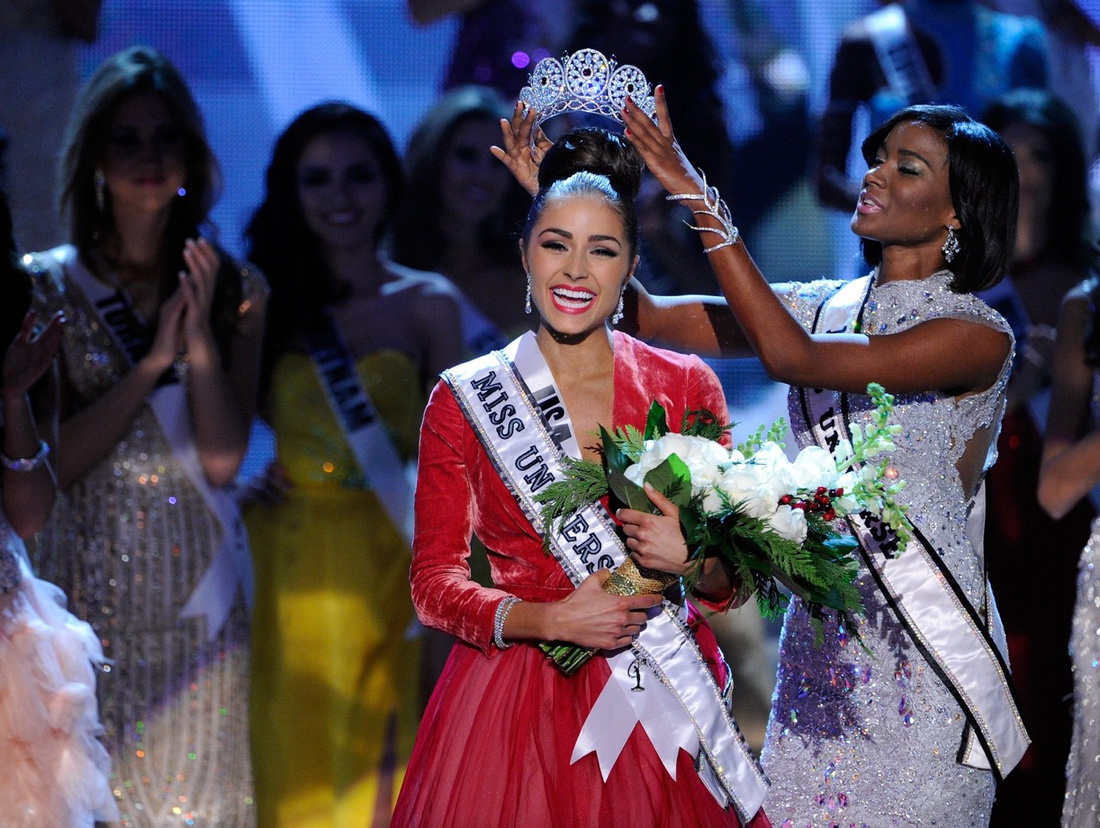 Thí sinh Miss Universe khóc, la thét, há hốc mồm khi là Hoa hậu - Ảnh 7.