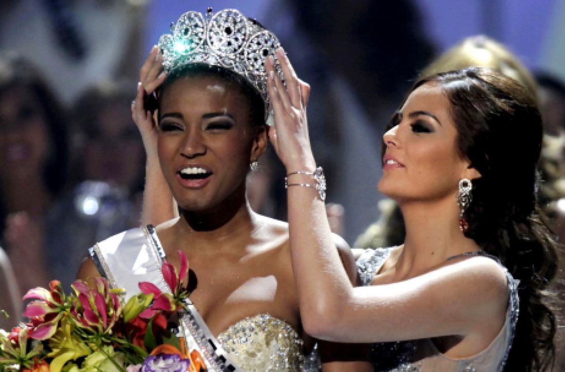 Thí sinh Miss Universe khóc, la thét, há hốc mồm khi là Hoa hậu - Ảnh 8.