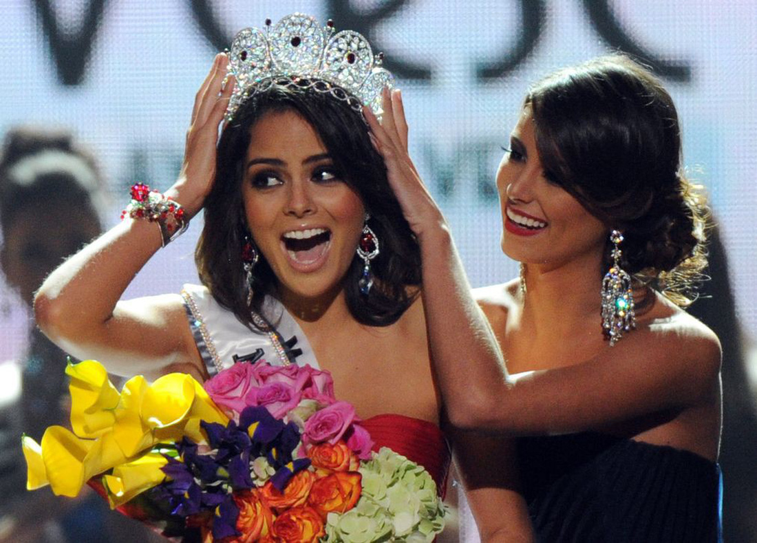 Thí sinh Miss Universe khóc, la thét, há hốc mồm khi là Hoa hậu - Ảnh 9.