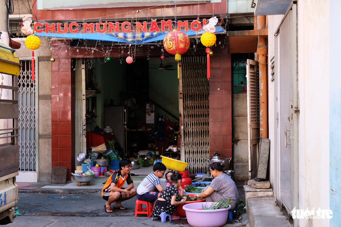 Nồi bánh chưng có vị tình thân của người Sài Gòn - Ảnh 1.