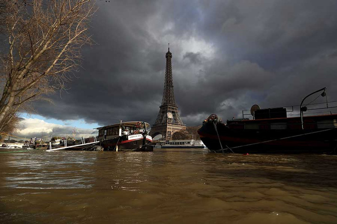 Thế giới trong tuần qua ảnh: Paris ngập trong biển nước - Ảnh 1.