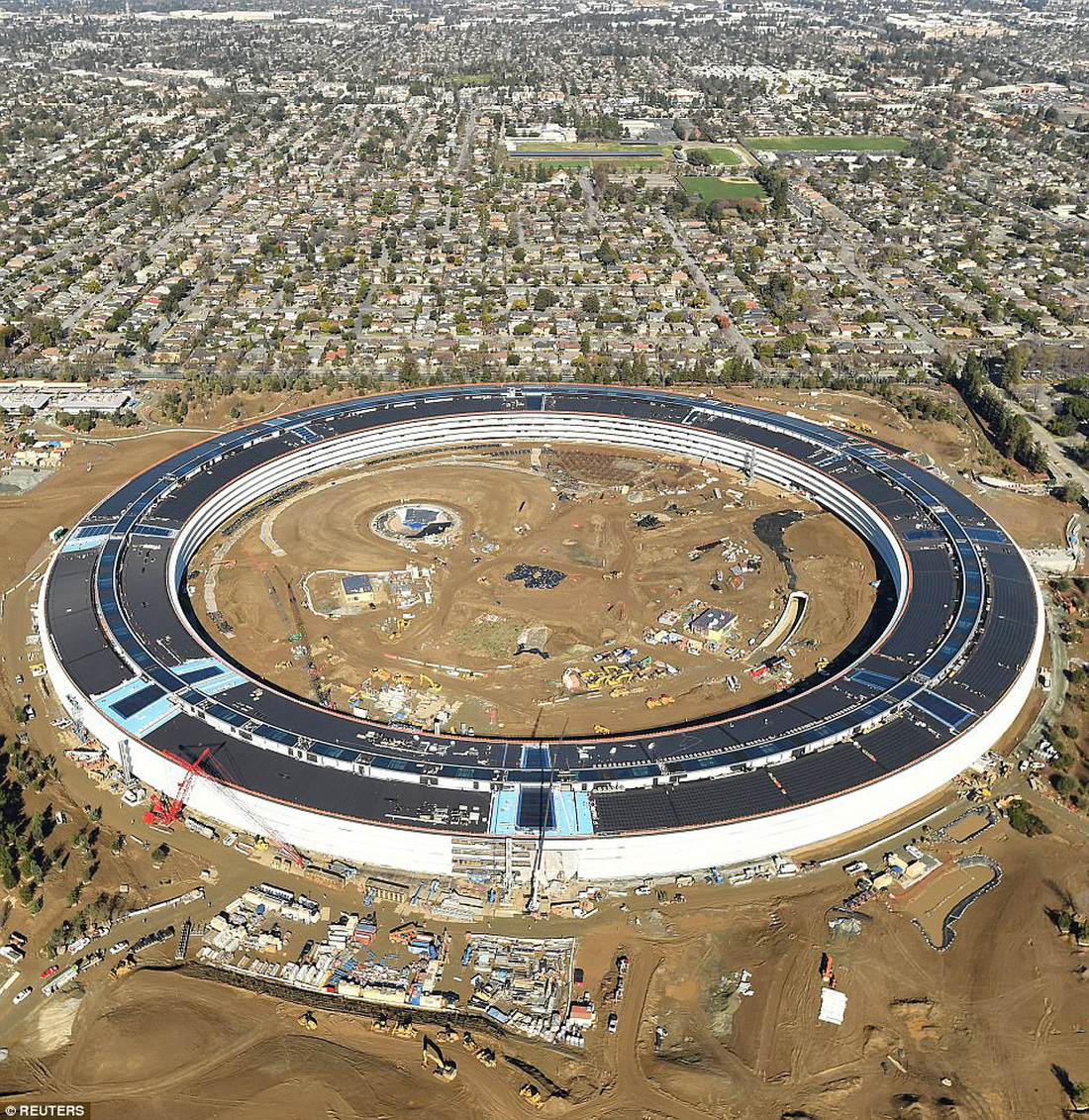Chùm ảnh ‘lung linh’ về trụ sở mới 5 tỉ USD của Apple - Ảnh 9.