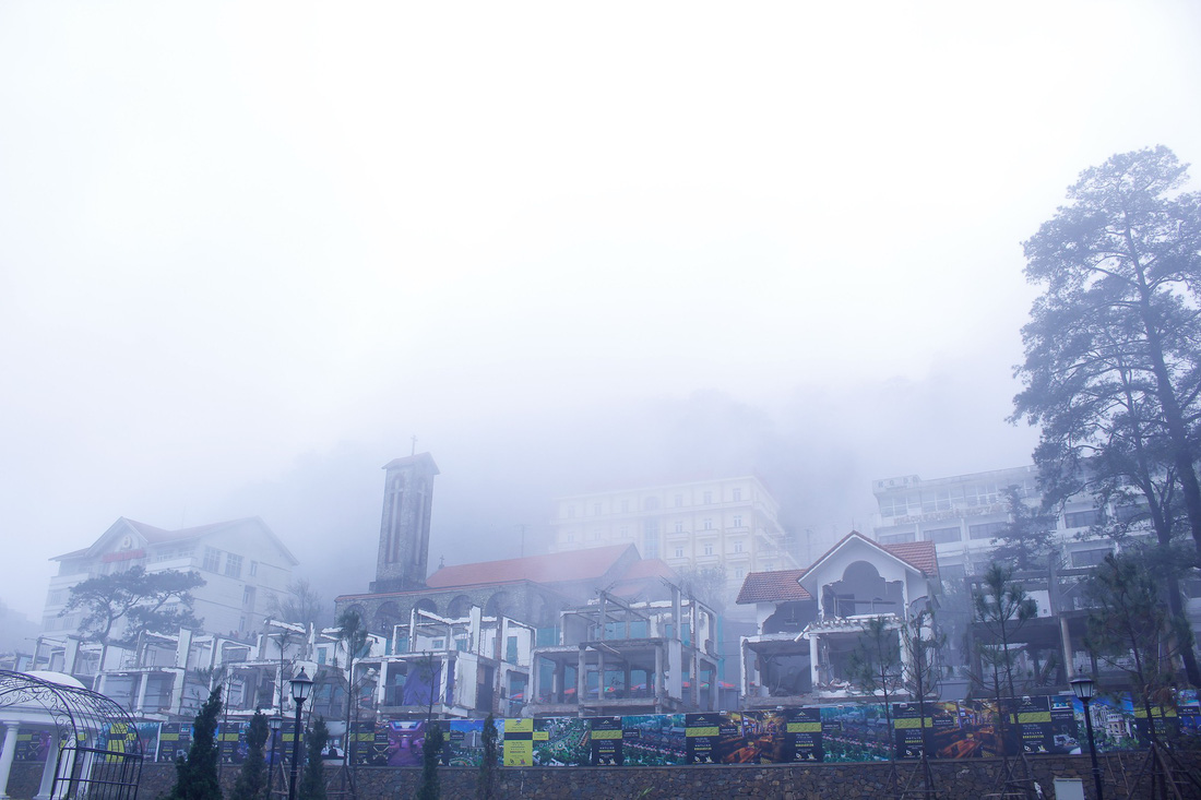 Sương mù tan, Tam Đảo hiện ra lạ lẫm - Ảnh 4.