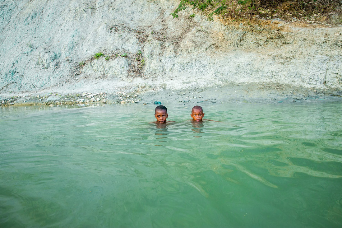 Những hình ảnh sống động từ Haiti - Ảnh 2.