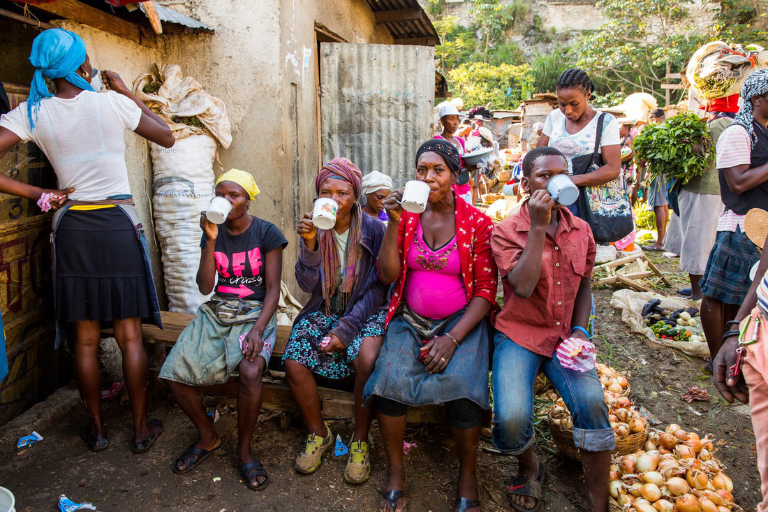 Những hình ảnh sống động từ Haiti - Ảnh 10.