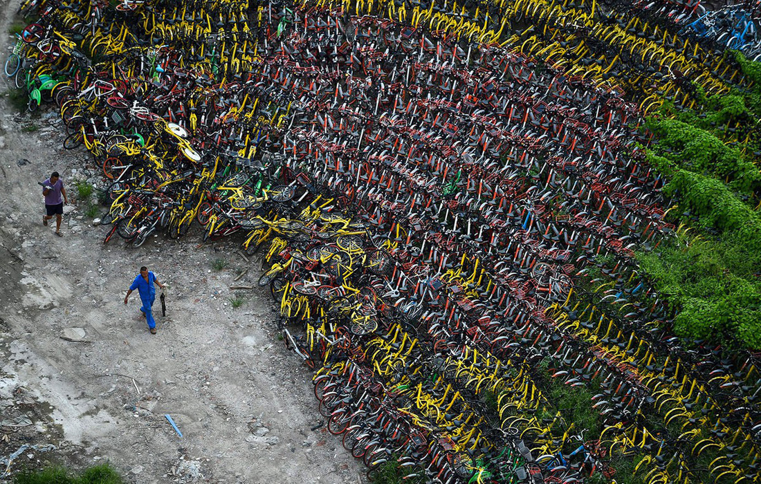 Những núi xe đạp bị vứt bỏ ở Trung Quốc - Ảnh 6.