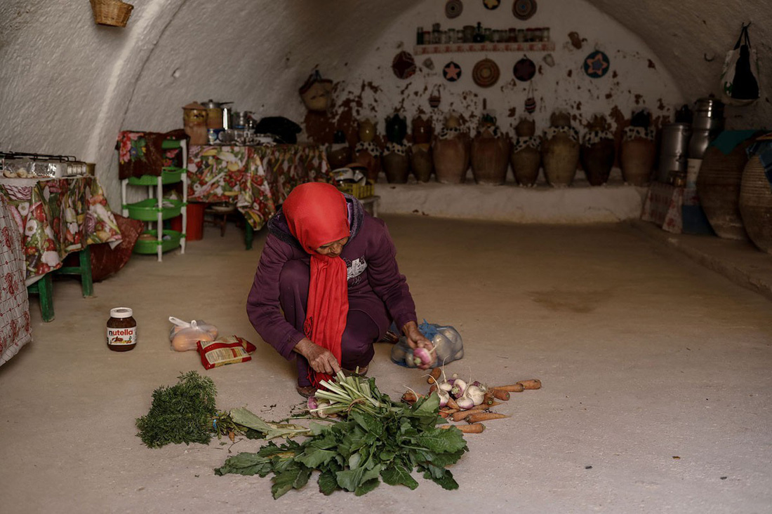 Cuộc sống của các gia đình dưới lòng đất ở Tunisia - Ảnh 11.