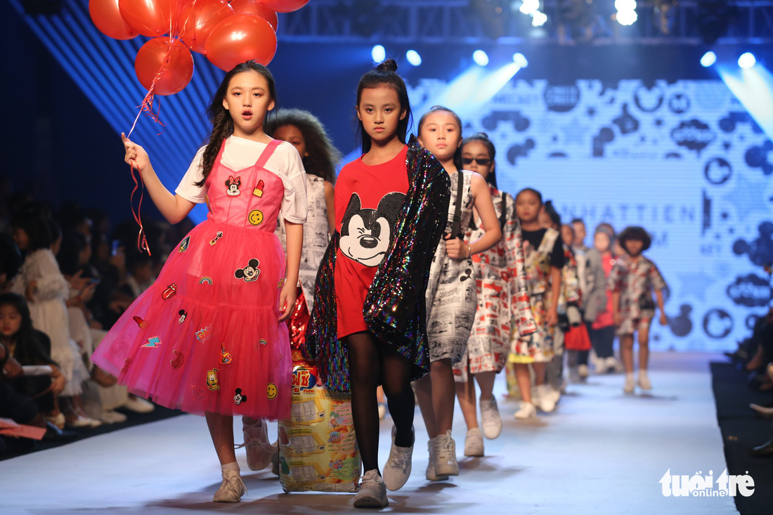 Ngọc Hân thiết kế, cùng Đỗ Mỹ Linh trình diễn thời trang trẻ em - Ảnh 10.