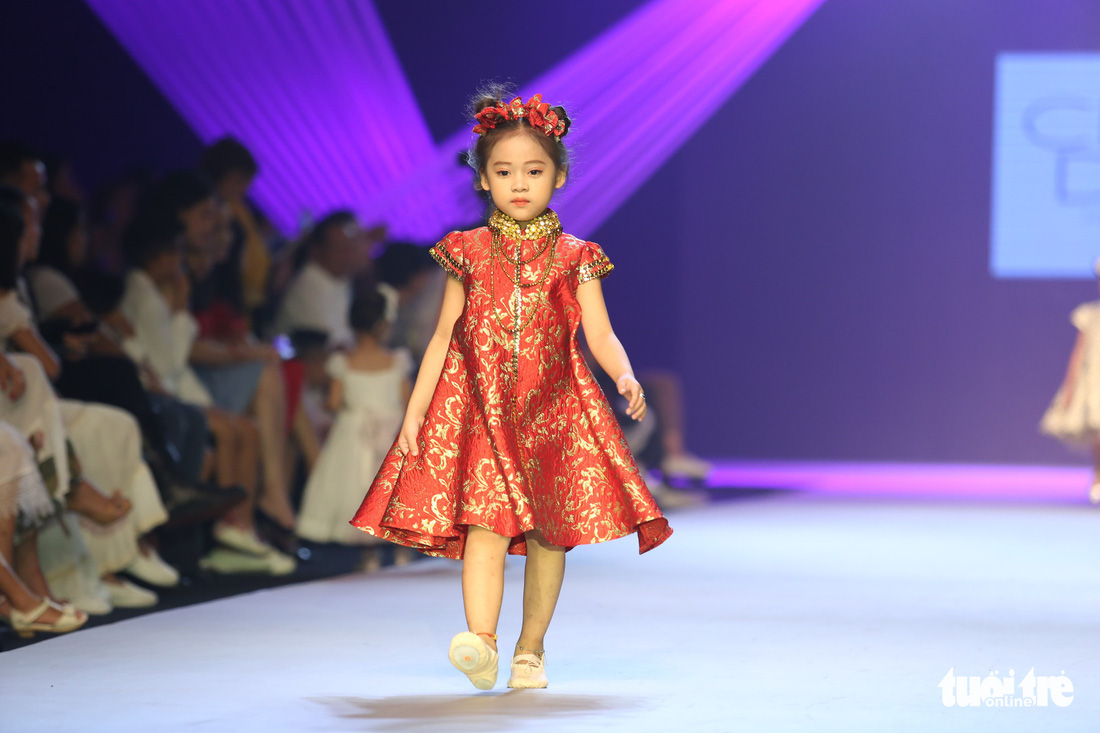 7 nhà thiết kế châu Á giới thiệu thời trang trẻ em tại Sài Gòn - Ảnh 16.