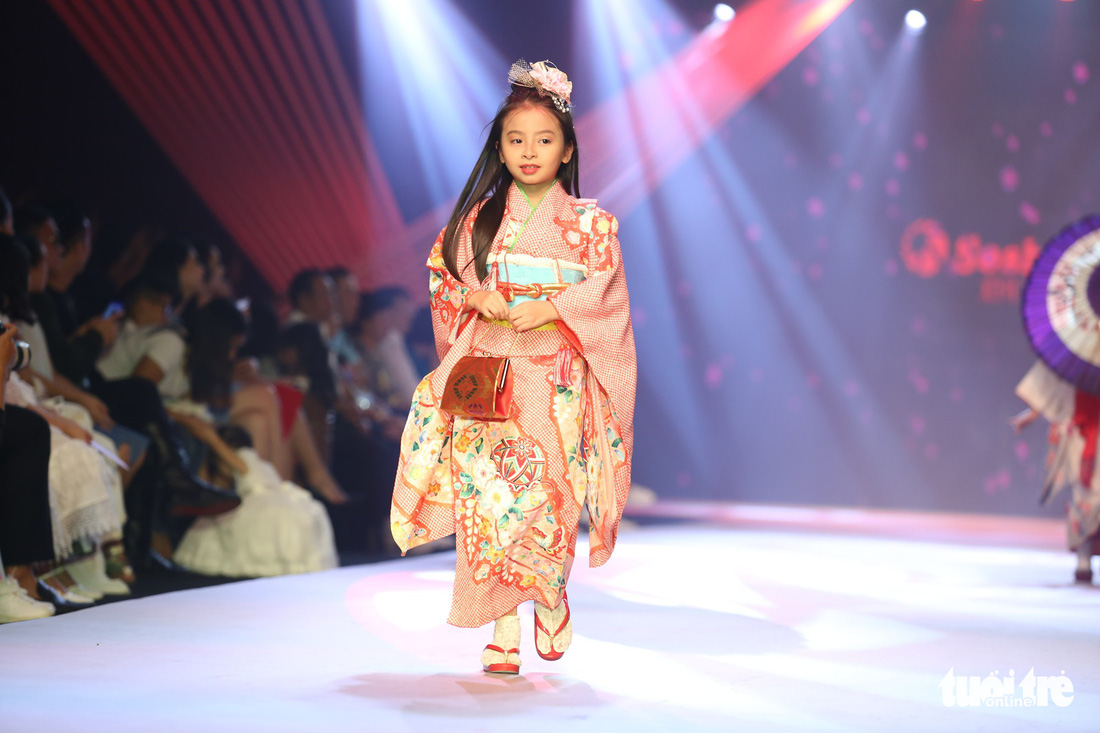 7 nhà thiết kế châu Á giới thiệu thời trang trẻ em tại Sài Gòn - Ảnh 21.