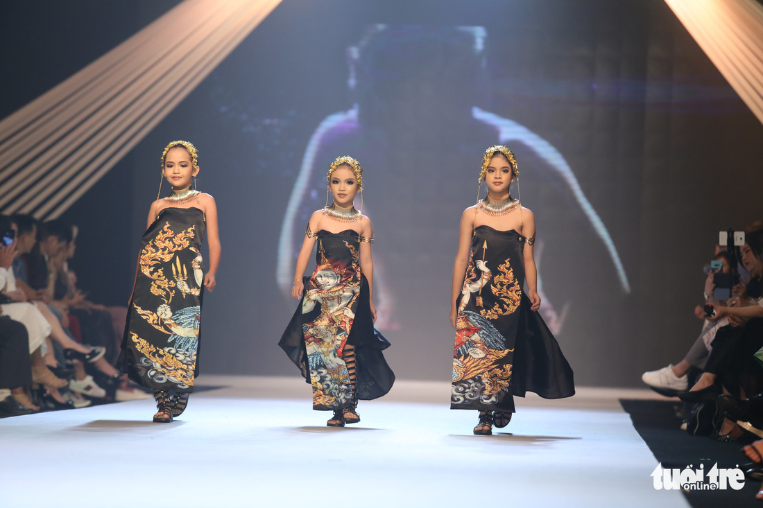 7 nhà thiết kế châu Á giới thiệu thời trang trẻ em tại Sài Gòn - Ảnh 22.