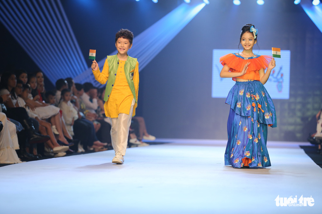 7 nhà thiết kế châu Á giới thiệu thời trang trẻ em tại Sài Gòn - Ảnh 28.