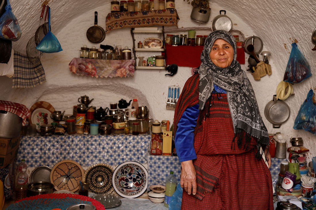 Những gia đình cuối cùng sống dưới lòng đất ở Tunisia - Ảnh 10.