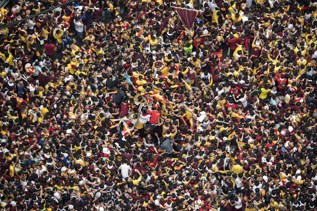 Chen lấn kinh hoàng tại lễ hội Black Nazarene ở Philippines - Ảnh 4.