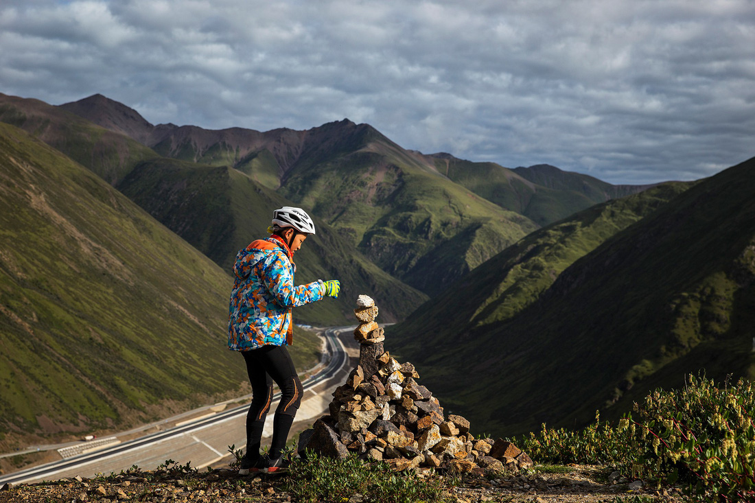 Bài học đầu đời cho con trai: đạp xe chinh phục Tây Tạng - Ảnh 16.