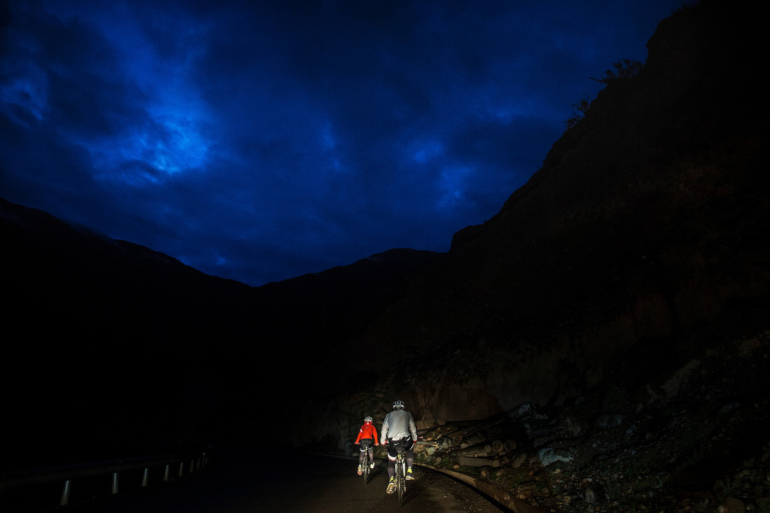 Bài học đầu đời cho con trai: đạp xe chinh phục Tây Tạng - Ảnh 9.