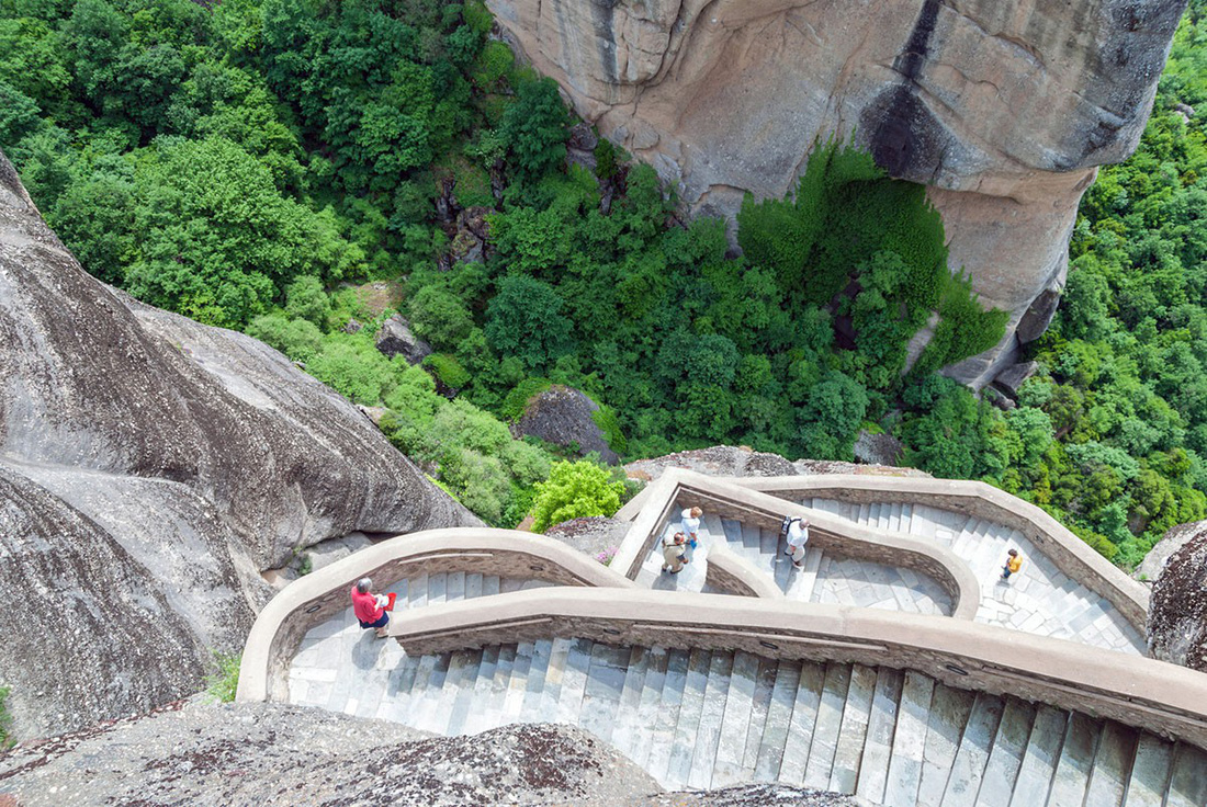 Độc đáo tu viện Meteora lơ lửng trên núi tại Hy Lạp - Ảnh 3.