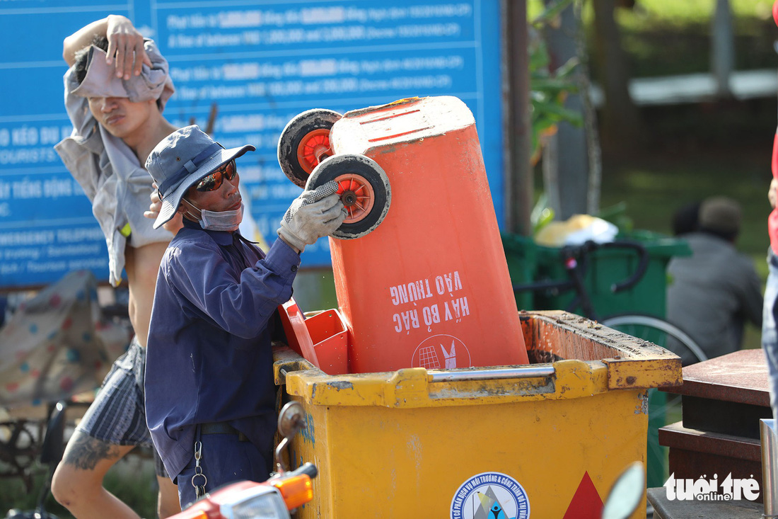 Bãi biển bẩn, do chúng ta đấy chứ - Ảnh 8.