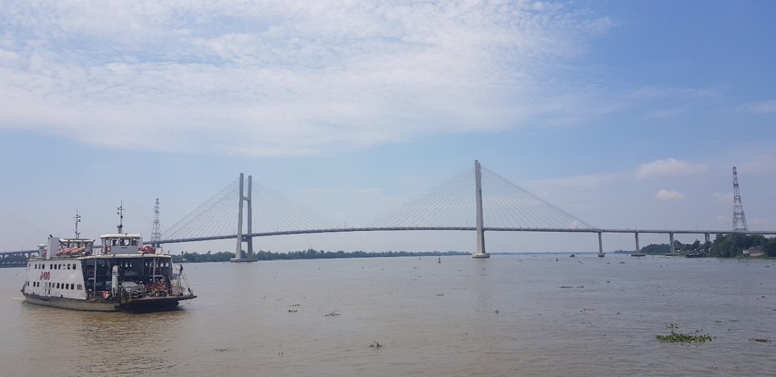 Dân Miền Tây rủ nhau lên cầu Cao Lãnh… chụp ảnh lưu niệm - Ảnh 11. Dân Miền Tây rủ nhau lên cầu Cao Lãnh… chụp ảnh lưu niệm - Ảnh 11.