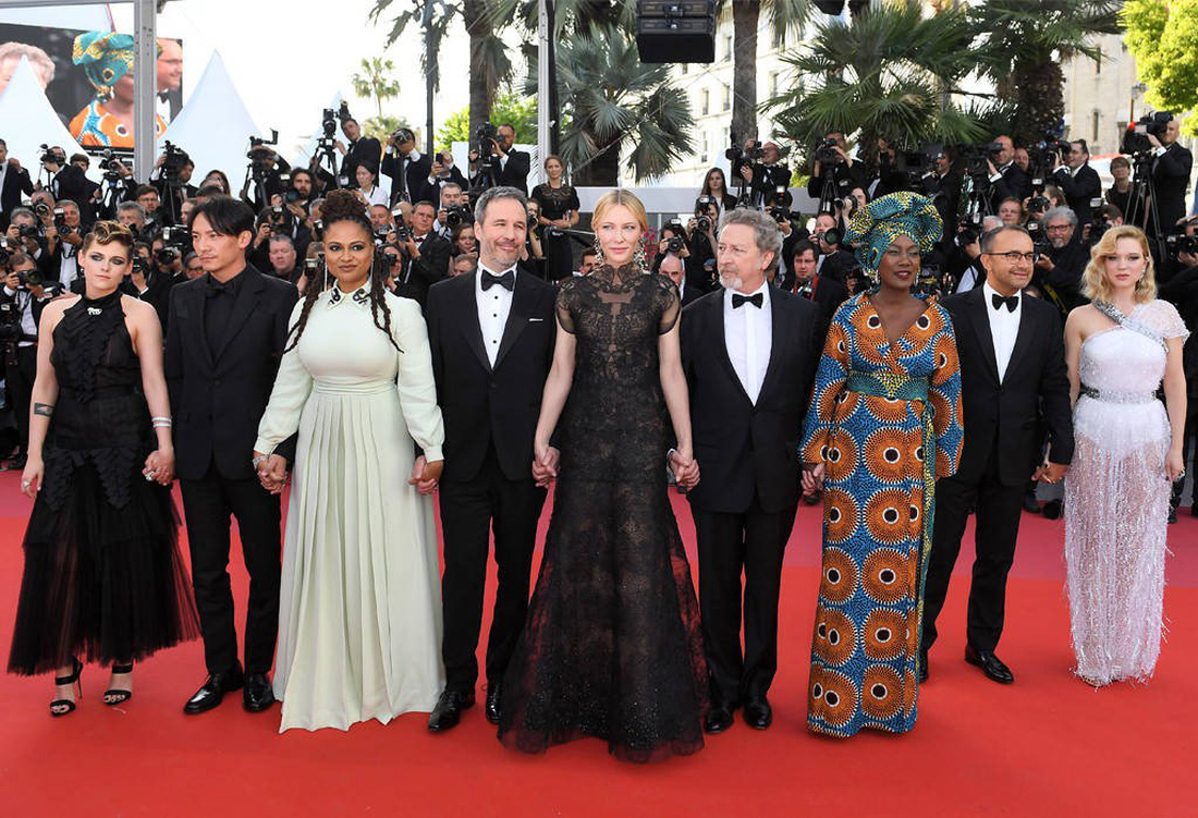 Cate Blanchett mặc đồ cũ, dàn sao nữ lộng lẫy trên thảm đỏ Cannes - Ảnh 2.