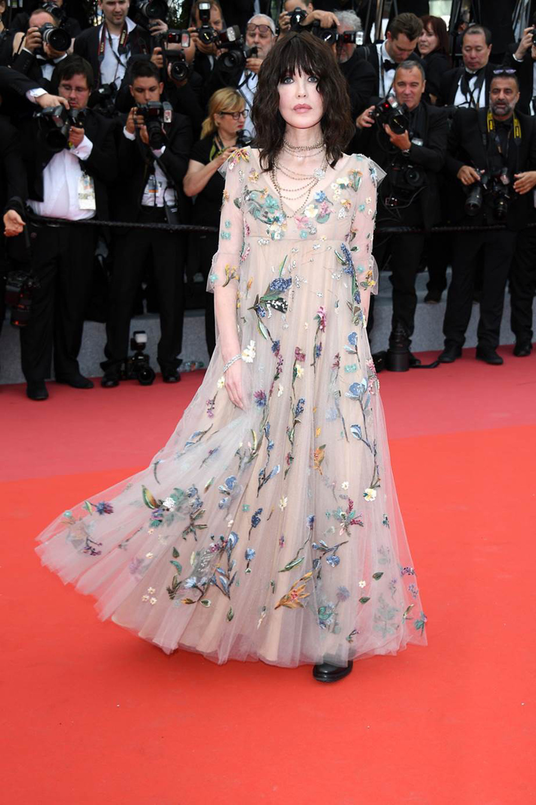 Cate Blanchett mặc đồ cũ, dàn sao nữ lộng lẫy trên thảm đỏ Cannes - Ảnh 8.