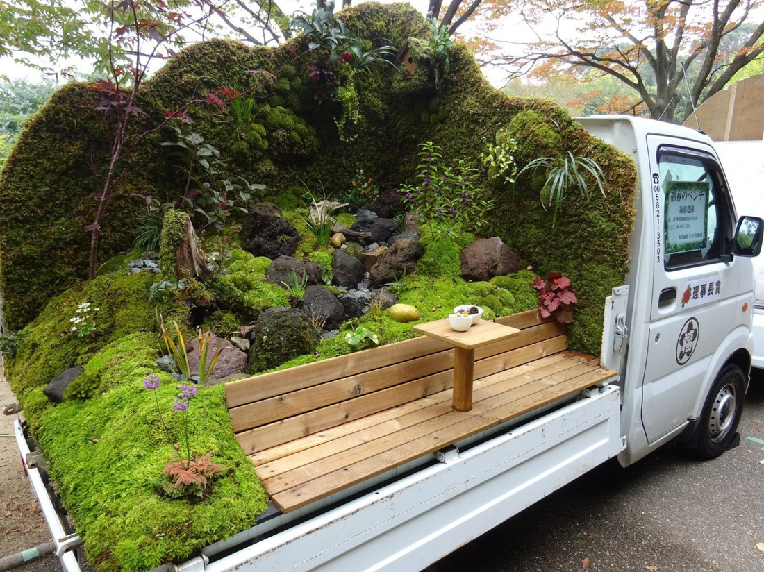 Thiếu đất, người Nhật thi nhau làm vườn trên xe tải - Ảnh 1.