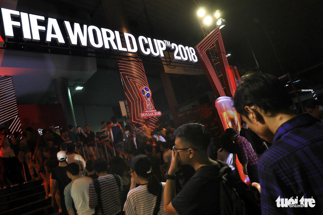 Sài Gòn sôi động trong ngày khai mạc World Cup 2018 - Ảnh 15.