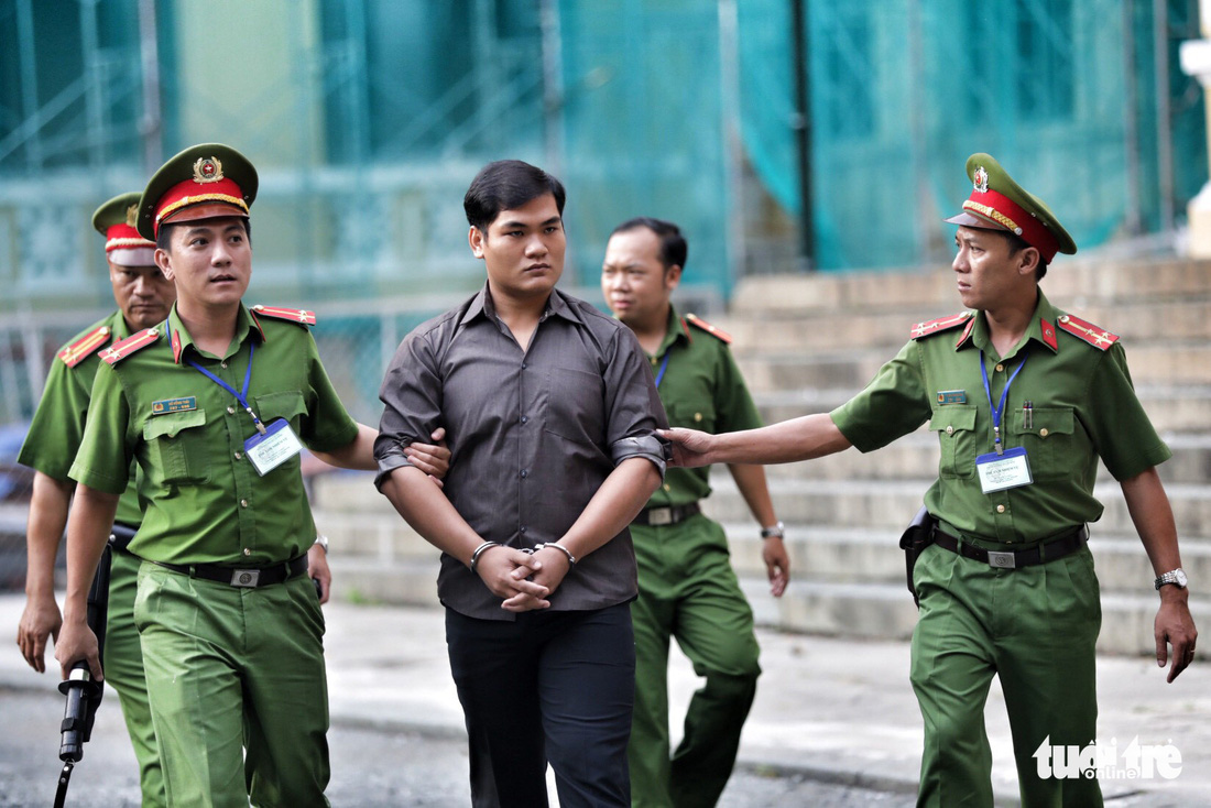 Nhóm khủng bố sân bay Tân Sơn Nhất lại hầu tòa - Ảnh 6.