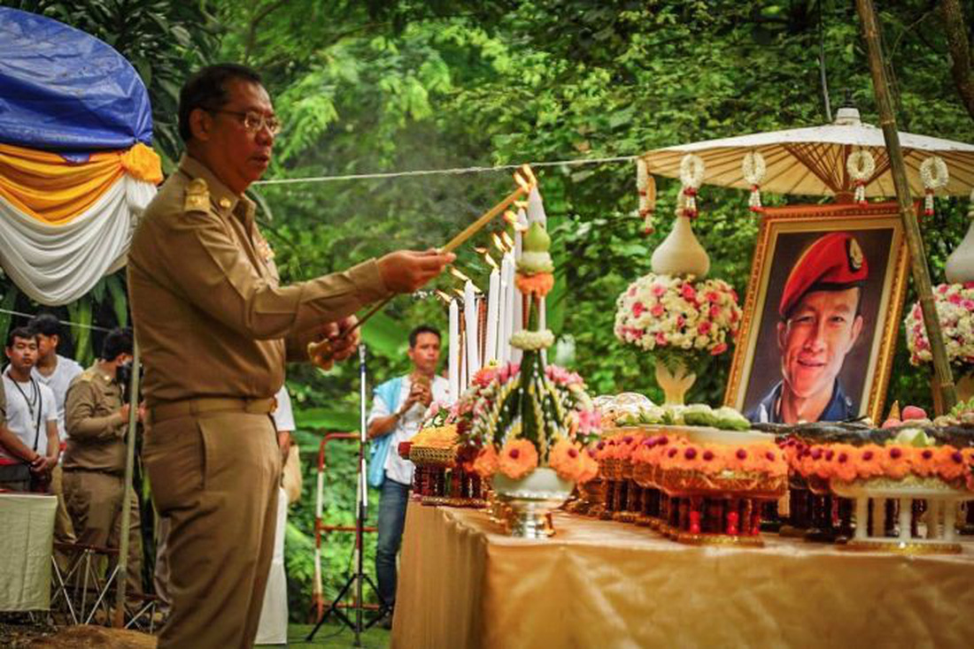 Giải cứu đội bóng Thái Lan: cầu nguyện nữ thần hang Tham Luang - Ảnh 3.