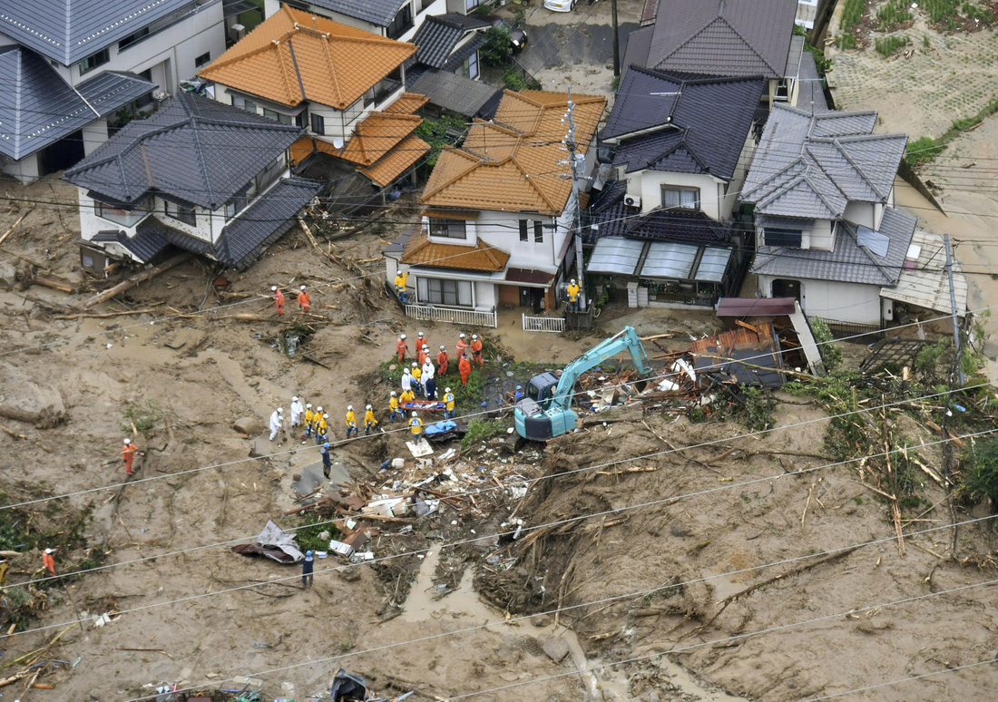 Cuộc đại di tản ở Nhật vì mưa khủng khiếp - Ảnh 3.