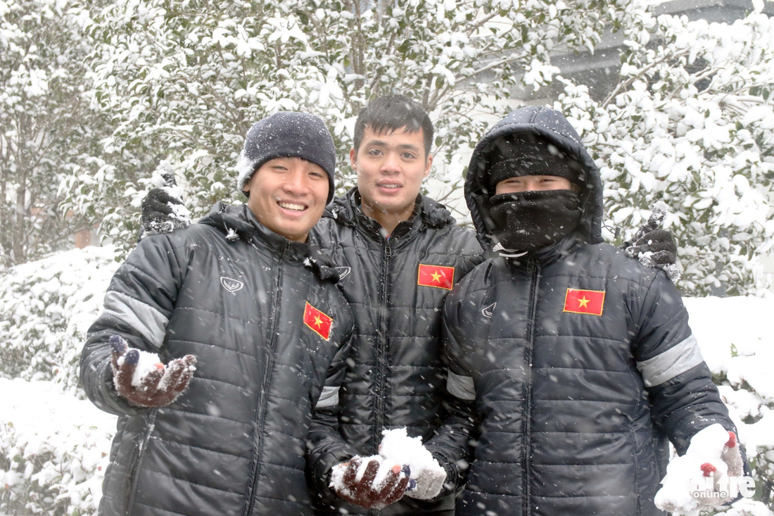 Tuyết phủ trắng nơi U23 Việt Nam đá trận chung kết lịch sử - Ảnh 9.